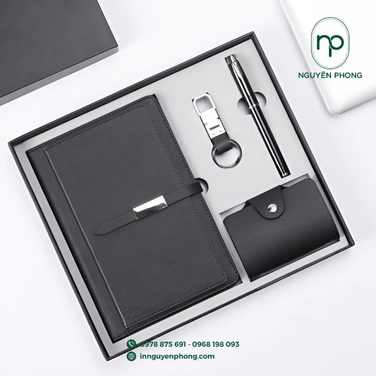 In hộp đựng móc khóa – Bí quyết giúp món quà nhỏ ghi điểm lớn